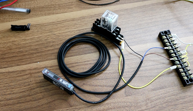 Fiber optic sensor wiring